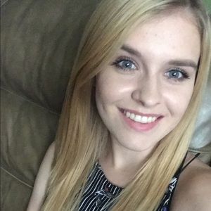 Meet your Posher, Lacey